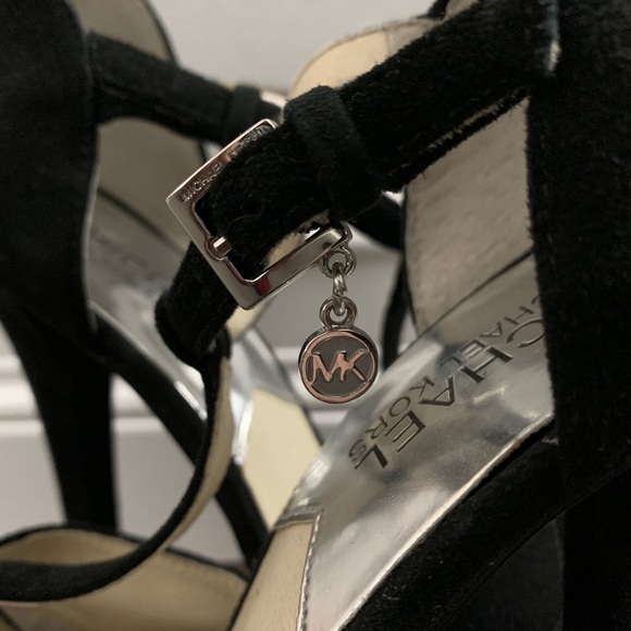 MICHAEL Michael Kors suede heels sz 6 - Picture 3 of 5